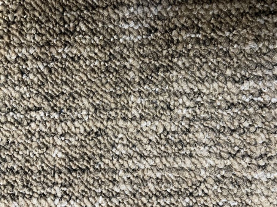Metrážový koberec Alassio hnědý